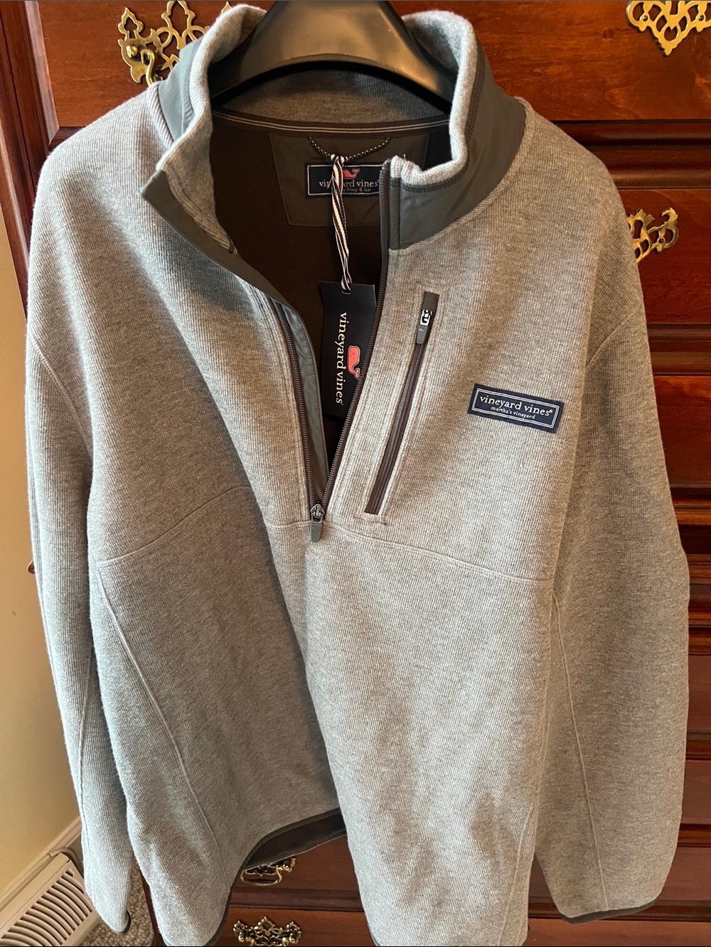 Vineyard Vines Men's Light Gray Quarter-Zip Pullover